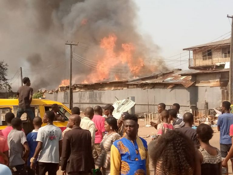 Fire Razes Ekiosa Market, Edo Development Agency Building