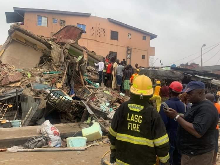 Many Trapped, Feared Dead As 3-Storey Building Collapses In Lagos