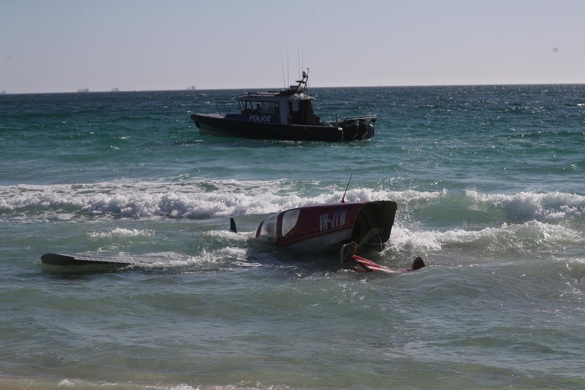 Plane crashed into an ocean in city beach, Australia