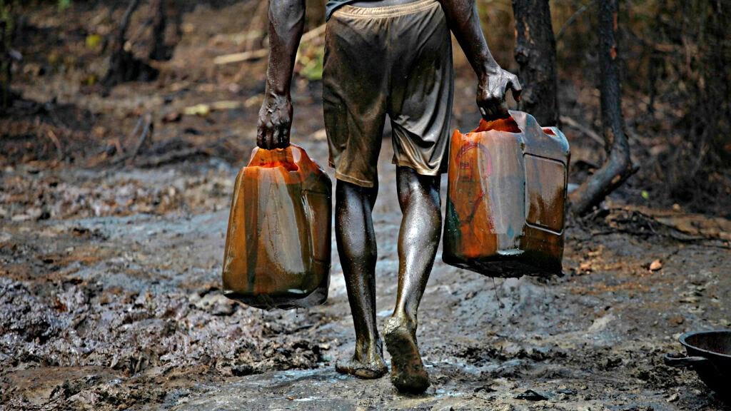 Ten feared dead as illegal refinery caught fire in Abia State