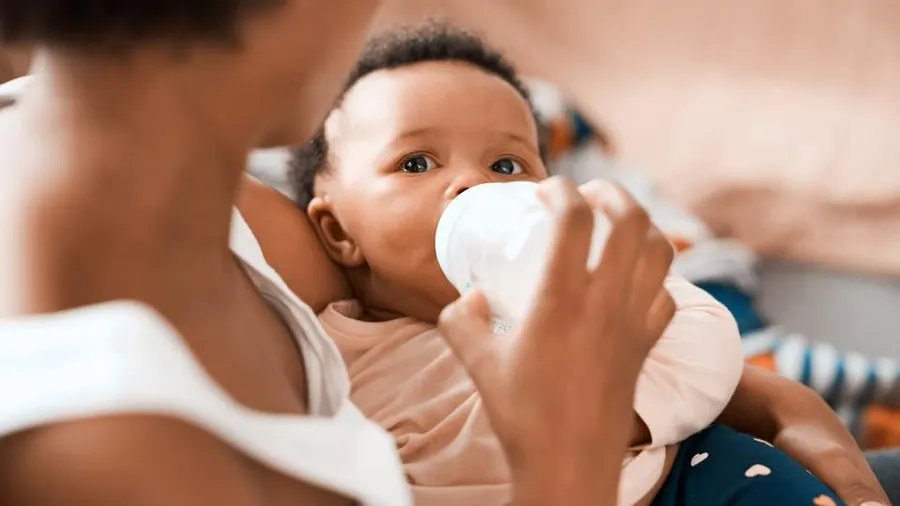 When Can Mothers Safely Start Using Artificial Milk for Babies?